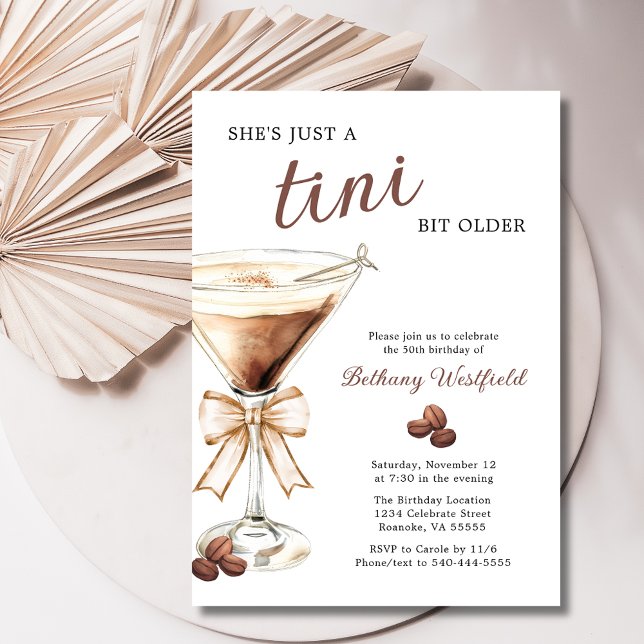 A Tini Bit Older Espresso Martini 50:e födelsedage Inbjudningar (A Tini Bit Older Espresso Martini 50th Birthday Party Invitation)