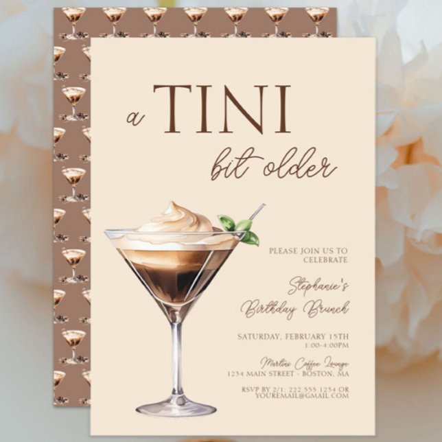 A Tini Bit Older Espresso Martini Birthday Inbjudningar (A Tini Bit Older Espresso Martini Birthday Brunch Invitation, Elegant, Chic Modern Brown Cream)