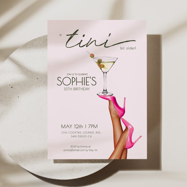A Tini Bit Older Martini Rosa Birthday Inbjudan (A Tini Bit Older Martini Pink Birthday Invite)