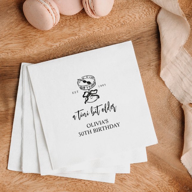 A Tini Bit Older Martini Thned Födelsedagsfest Pappersservett (Skapare uppladdad)