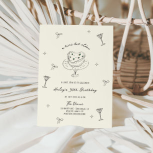 A Tini Bit Older Quirky Hand plockade Birthday Inbjudningar