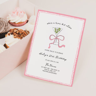 A Tini Bit Older Quirky Hand plockade Birthday Inbjudningar
