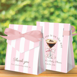 A Tini One Martini Pink Bow Baby Shower Gift Presentaskar