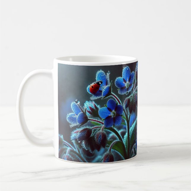 "A Touch of Blue: Elegant Blommigt Mugg" Kaffemugg (Vänster)