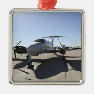 A UC-12F Kung Luft-luftfartyg Julgransprydnad Metall