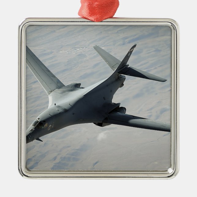 A US Luft Force B-1B Lancer på en stridspatrull Julgransprydnad Metall (Framsidan)