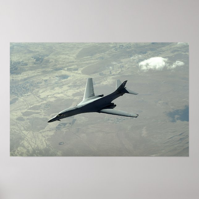 A US Luft Force B-1B Lancer på en stridspatrull Poster (Framsidan)