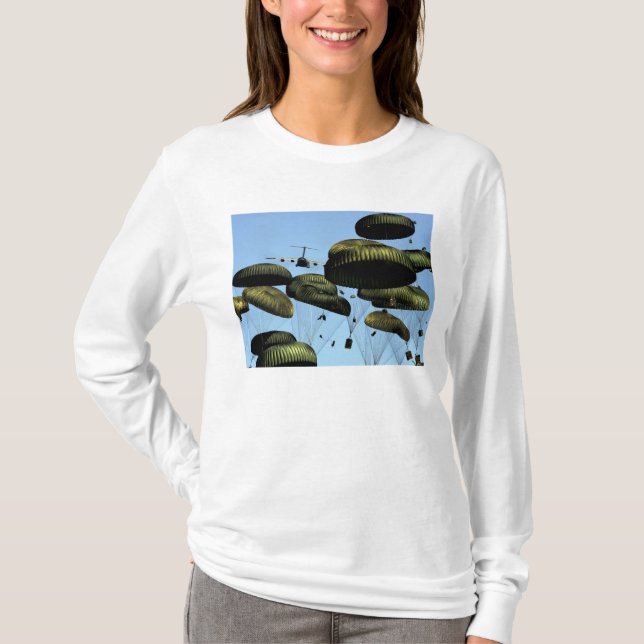 A US Luft Force C-17 Globemaster III T-shirt (Framsida)