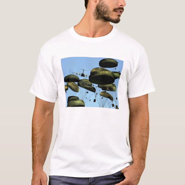 A US Luft Force C-17 Globemaster III T-shirt (Framsida)