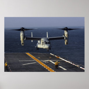 A V-22 Osprey-flygplan förbereds för landning Poster