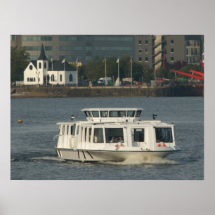 A Vatten Buss i Cardiff Bay Poster