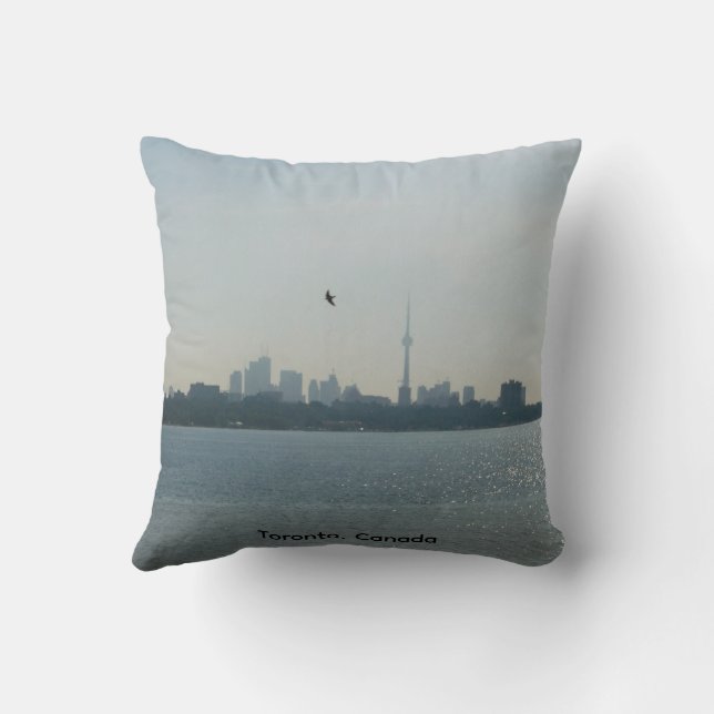 A view of Toronto Throw Pillow Kudde (Baksida)