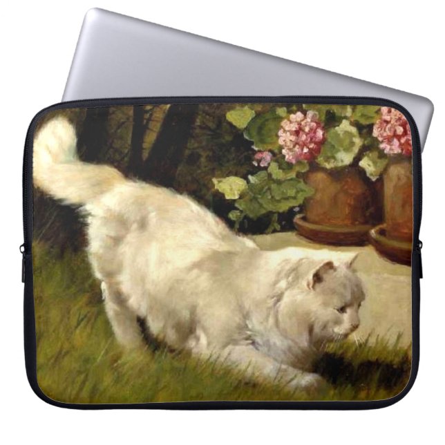 A White Persian Cat Watching a Ladybug, Laptop Fodral (Framsidan)