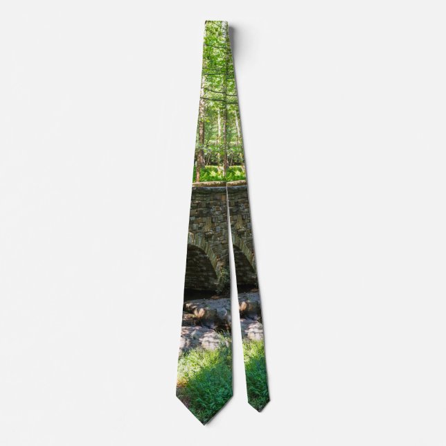 A Woodlands Walkway Bridge Neck Tie Slips (Framsida)