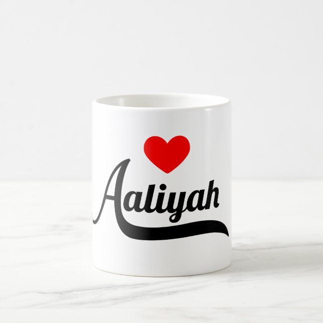 Aaliyah Kaffemugg (Center)