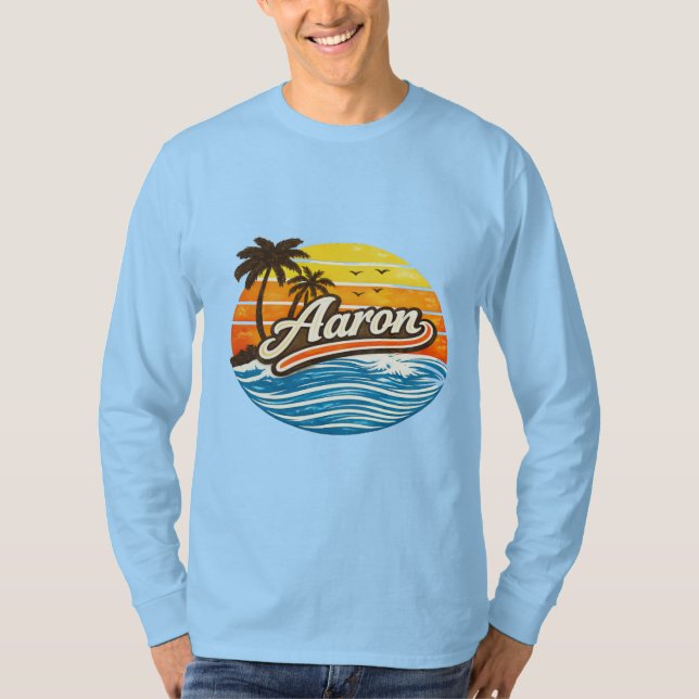 Aaron Retro Solnedgång Namn Design T Shirt (Framsida)