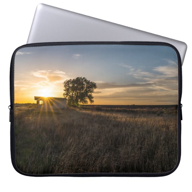 Abandoned Shed Colorado Sunset Laptop sleeve (Framsidan)