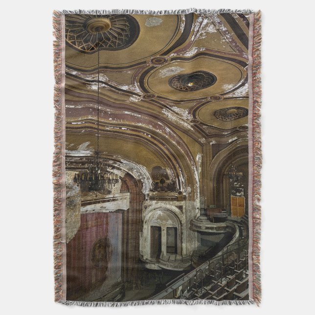 Abandoned Theatre Filt (Framsidan Vertikal)