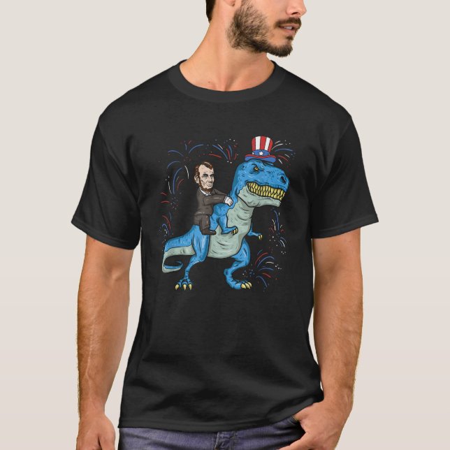 Abe Lincoln Riding A Dinosaur T Rex 4:e juli Bo Shirt (Framsida)