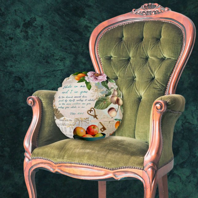 Abide in Me Fruitful Faith Rund Kudde (Vintage inspired pillow is a collage with teaching from the Christian faith.)