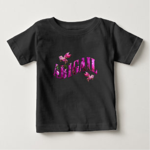 Abigail, flicknamn gjort av rosa blommor, baby T Shirt