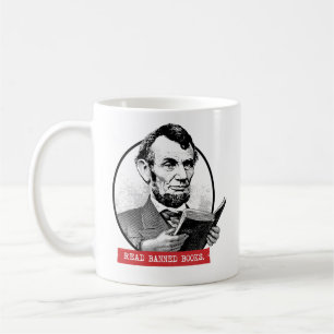 Abraham Lincoln Reads Banned Bokar Kaffemugg