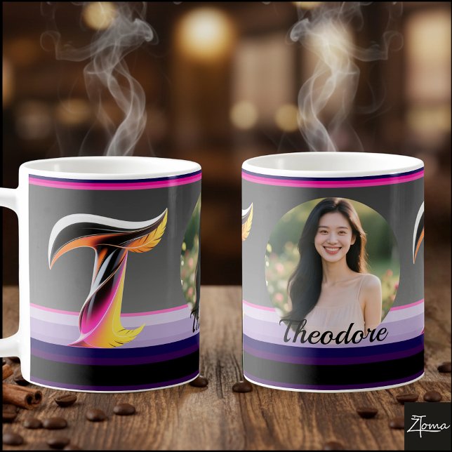 Abstract Fluid Letter T Neon Feather Kaffemugg (This is a sample design. There are several models to choose from, with the name and color changed.
)