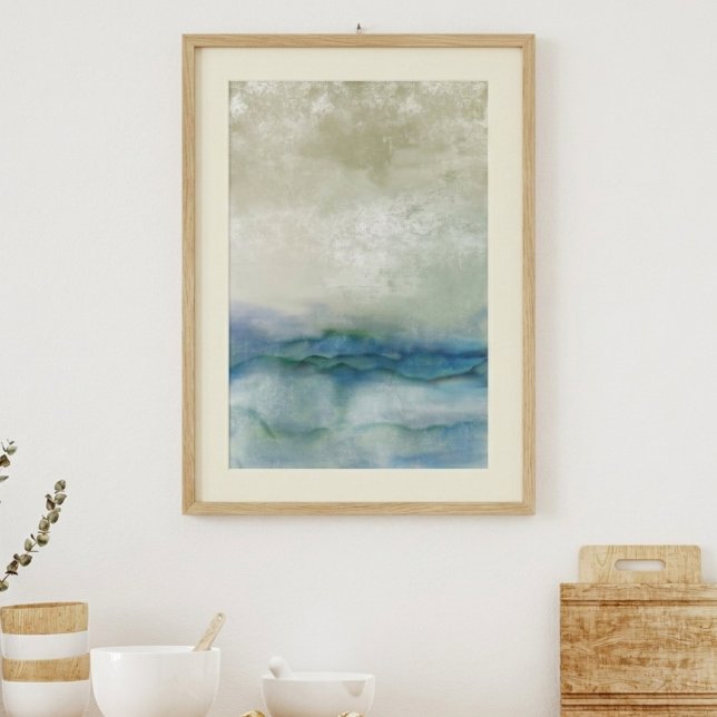 Abstrakt blå och beige havskonst poster (This abstract ocean art creates a peaceful, coastal vibe in a living room as a housewarming gift.)