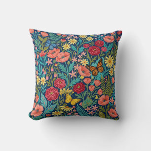 Abstrakt kudde med vilda blommor och fjärilar