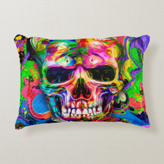 abstrakt med färgad bakgrund med färgstarka kranie prydnadskudde