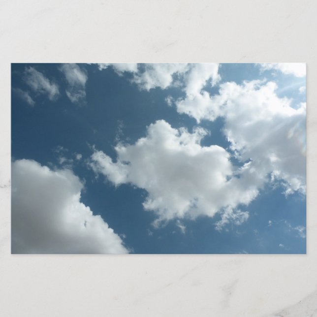 Abstrakt molnhimmel fotografering (Framsida)