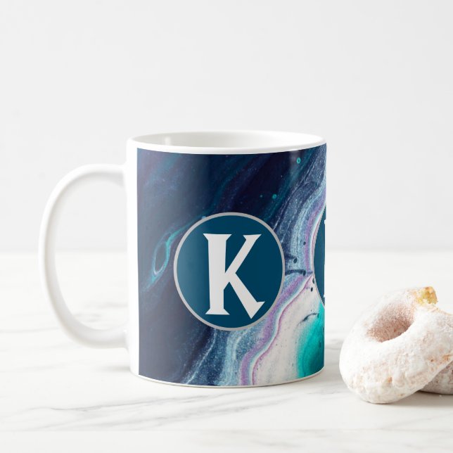 Abstrakt Ocean Monogram Kaffemugg (Med munk)