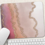 Abstrakt Ombre Rosa Lila och Guld Glitter Musmatta<br><div class="desc">Abstrakt Ombre Rosa Lila och Guld Glitter mussla. Den moderna designern biet har faux glitter mot en gigantisk färggradient för vattenfärger.</div>