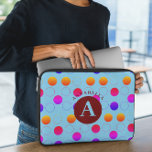 Abstrakt Polka dots Mönster Laptop Fodral<br><div class="desc">Öka din tekniska stil med vår bärbara dator Polka dots Mönster i viloläge. Det här trendiget och det skyddande fodral kombinerar modern estetik med funktionalitet, skapar det perfekten tillbehör till din bärbara dator. Har en abstrakt polka dots mönster med lekfulla cirklar i en blandning av pulserande toner och neutralt, ge...</div>