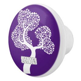 Abstrakt träd med cirklar och namn royalets lila knopp