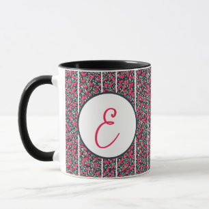 Abstrakta rosa blommor och vita ränder monogram mugg