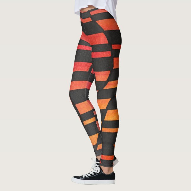 Abstrakta solnedgångsrandiga med djärva geometrisk leggings (Vänster)