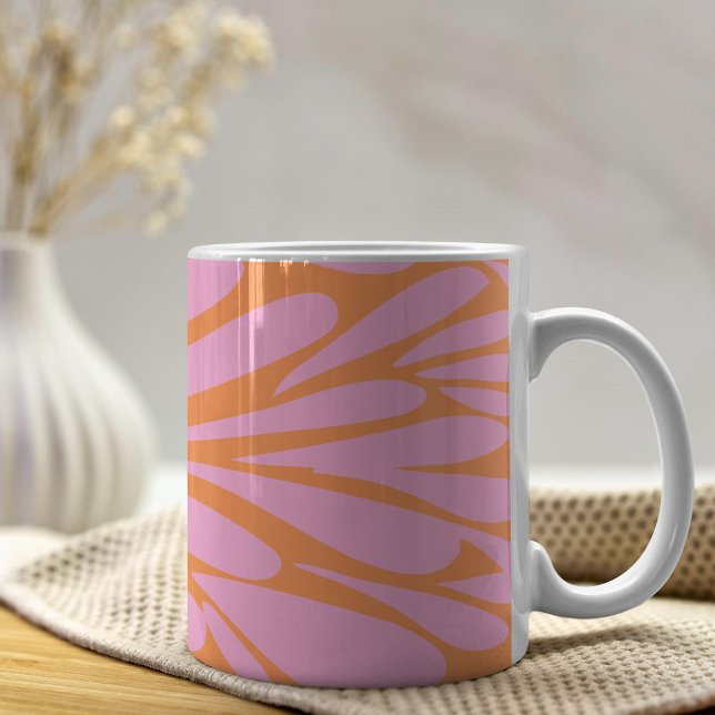 Abstraktens blommigt sprängde mönster pastellorang kaffemugg (Skapare uppladdad)