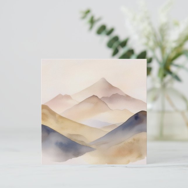 Abstraktens minimalistiska vattenfärgsbeige berg inbjudningar (Stående Fram)