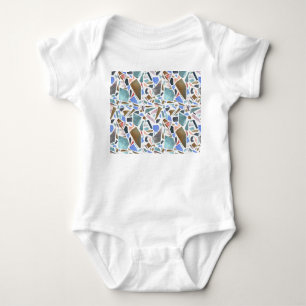 Abstraktens vattenfärg: handritad vit bakgrund. t shirt