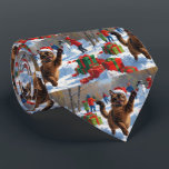 Abyssinian Cat jul Festive Snö Scene Slips<br><div class="desc">En helgdag med hjärtan som visar en glad katt som leker i snö,  bär en julhatt och omgiven av färgfulla presentlådor. I bakgrunden bygger barn snögubbe bredvid ett Julgran som är täckt av snö och skapar en glatt vinter under. Perfekt för att sprida helgdag och fånga julens magi.</div>