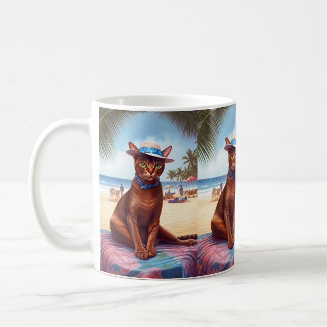Abyssiniska katt på Beach, sommargåva till kattäls Kaffemugg (Vänster)