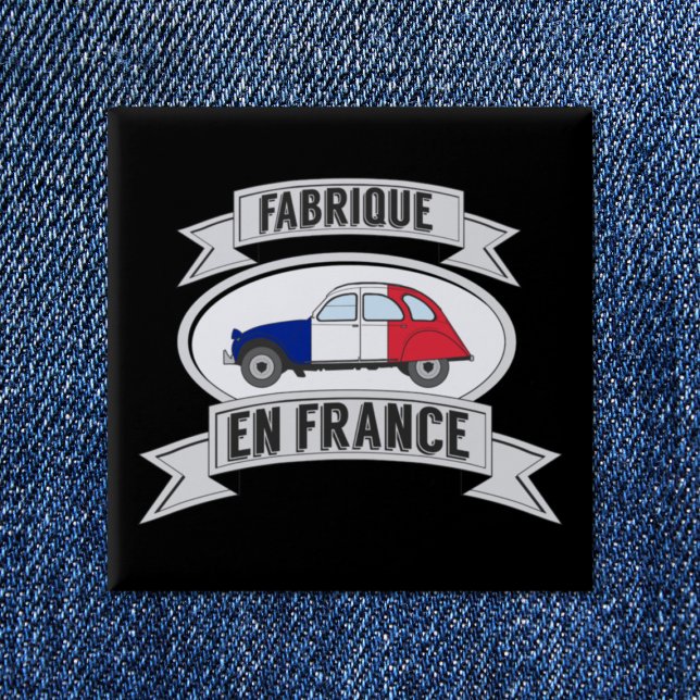Abzeichen Oldtimer 2cv fabrique en France Knapp (2CV Button in Black with a Red White Blue Deux Chevaux Illustration)