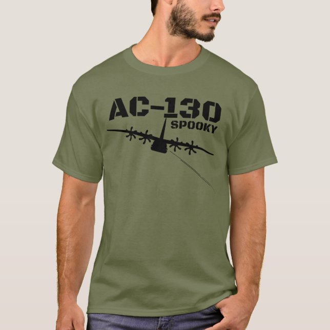 AC-130 Spooky Gunship Military Airplane Spooky T Shirt (Framsida)