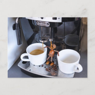 Acorn elf dricker kaffe från kaffe maskin vykort