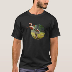 Acorn Elf har en olycka på cykeln T Shirt