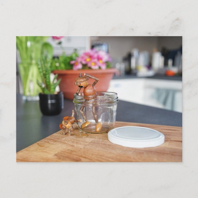 Acorn Elf med hund i köket Vykort (Framsida)