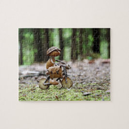 Acorn Elf-moder på cykeln för att arbeta med pusse Pussel