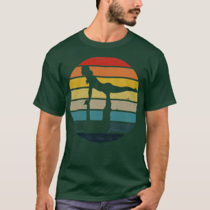 Acroyoga Silhouette på en stressad Retro Sunset d T Shirt