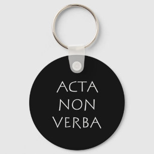 Acta non verba nyckelring